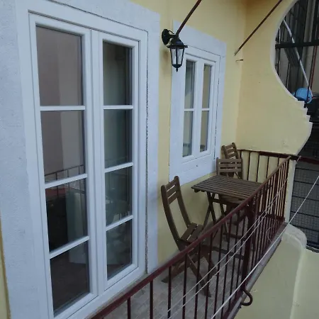 Apartment 3 Bedrooms Ap In Graca - Great For Families&groups