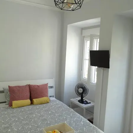 3 Bedrooms Ap In Graca - Great For Families&groups Apartment